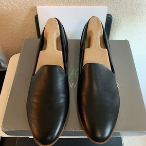 Women’s Black Flats Size 10